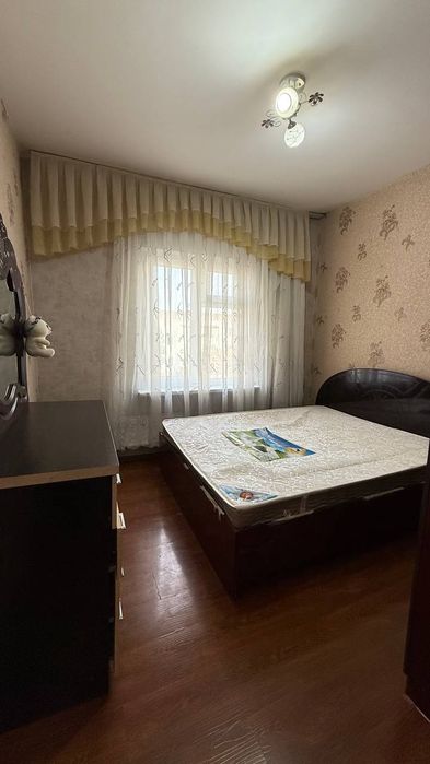 Аренда Юнусабад  2х ком квартира переделана в трех