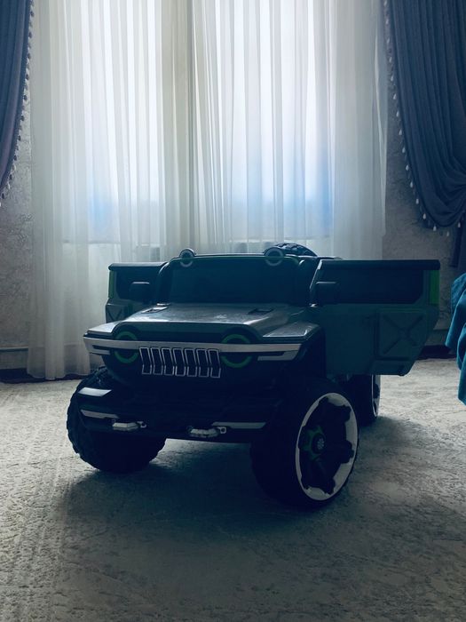 Детский электромобиль Jeep Wrangler