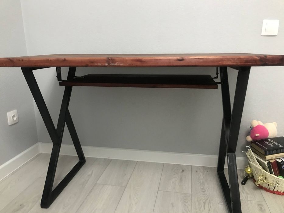 Деревянный стол лофт