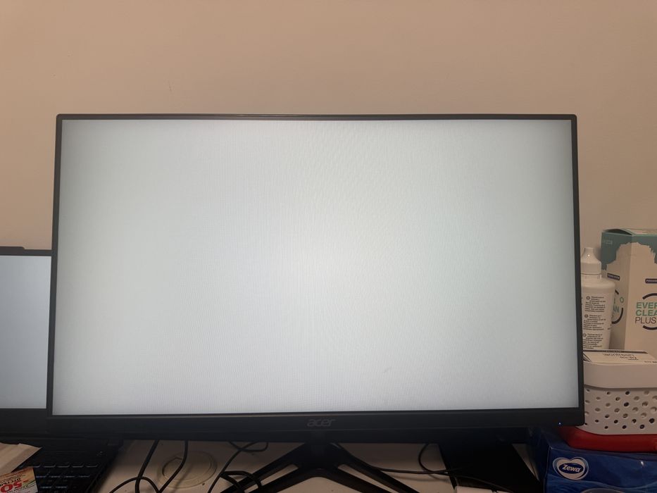 Acer Nitro 24” 165Hz – Перфектно състояние, без изгорели пиксели