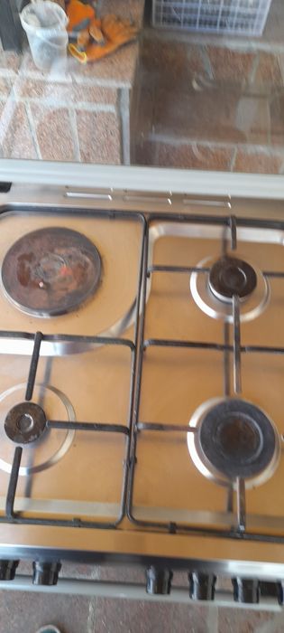 Газовая плита (с духовкой)