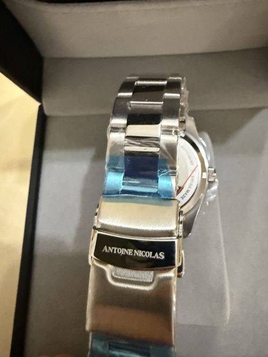 Часовник ANTOINE NICOLAS 1986 BERNA Швейцарски атомататичен SWISS MADE