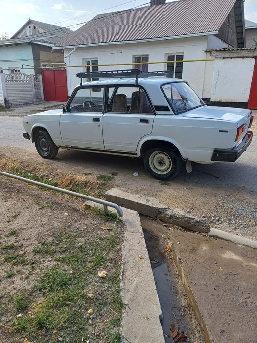 Автомобиль ваз 21074