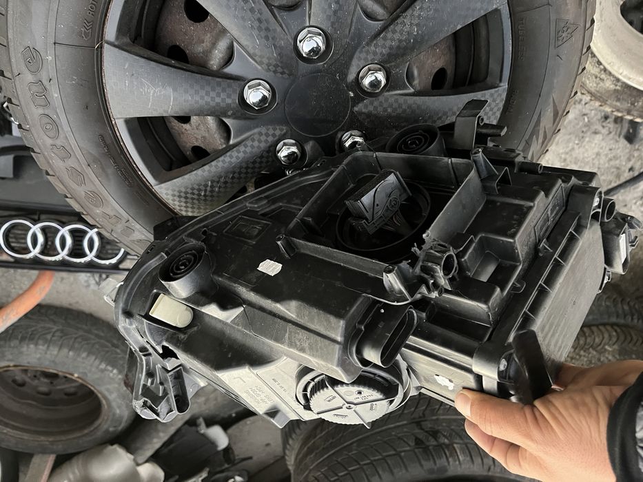 Ляв и десен фар VW T-Roc