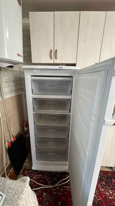 Продаётся морозильный шкаф новый