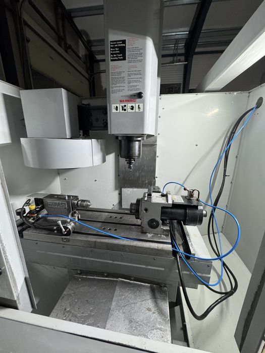 HAAS Super Mini Mill CNC + Axă a 4-a  | 2008 | stare excelentă