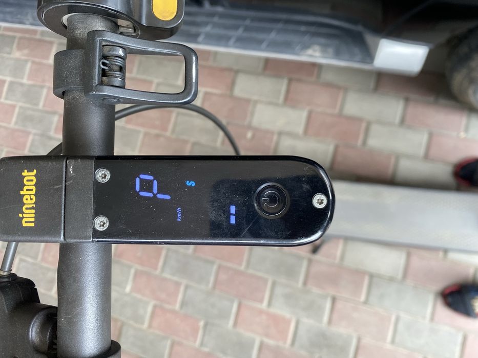 Продаю нанйбот г30 Ninebot g30