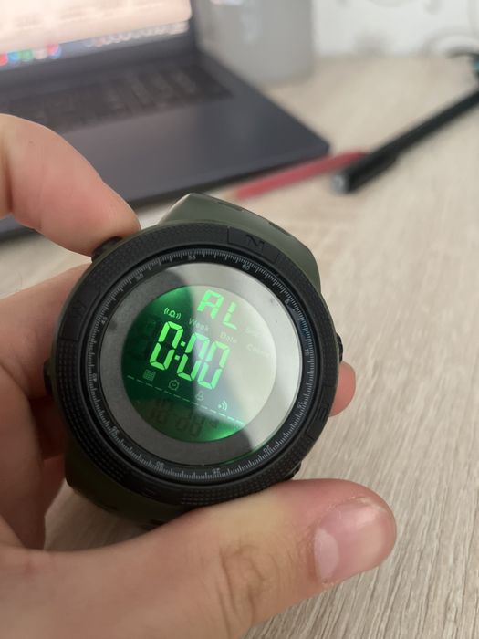 Часы кварцевыеее