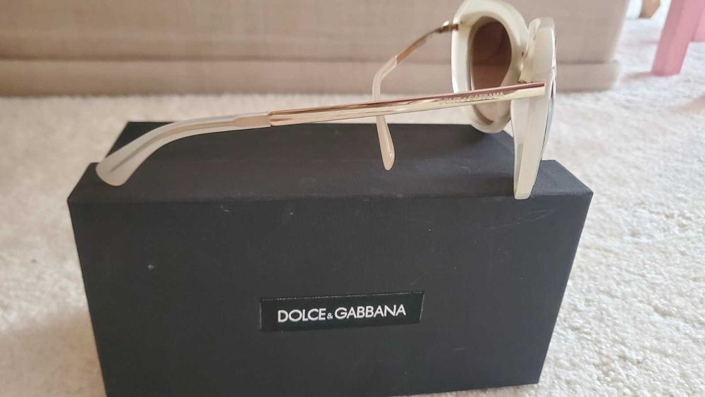 Продават се маркови очила