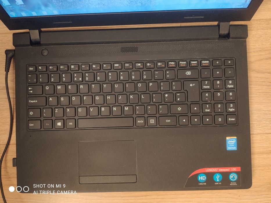 Laptop LENOVO  cu procesor Intel® Pentium® Quad Core™