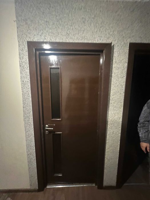 Эшиклар яхши ҳолатдаги  ички эшикларни арзога бераман