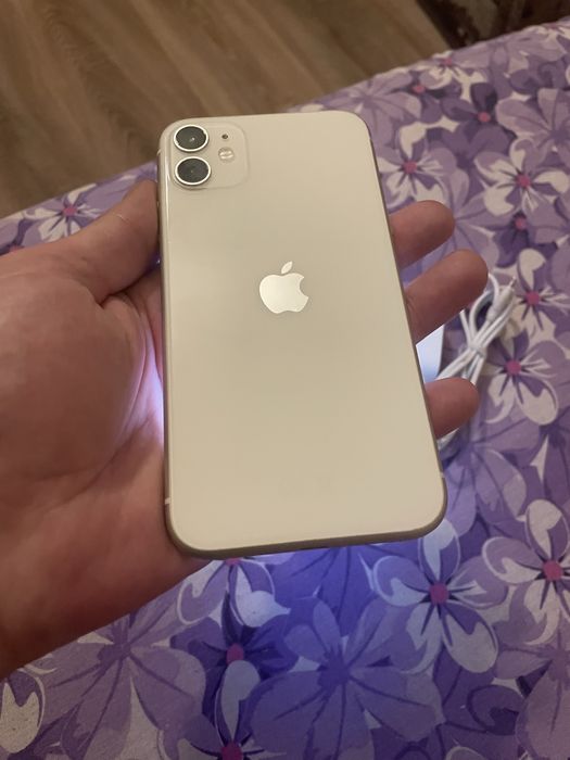 Vand iphone 11 liber de retea