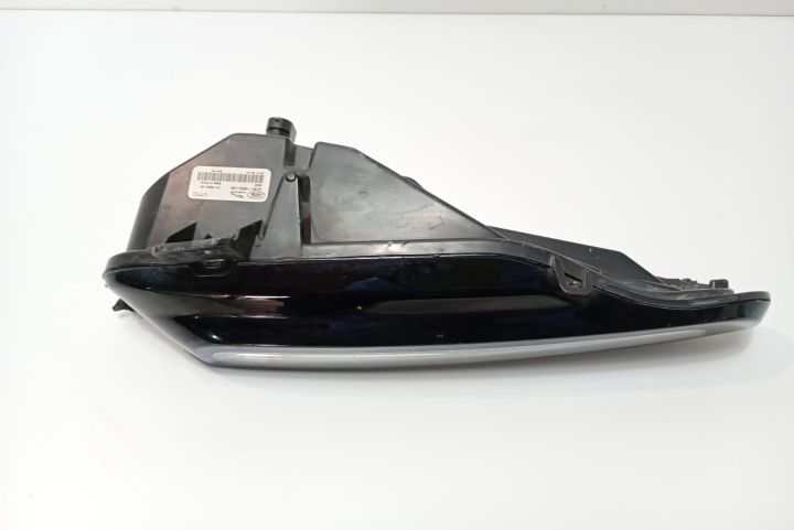 Far ceata dreapta cu doua prinderi rupte GJ3215200AA Land Rover Range