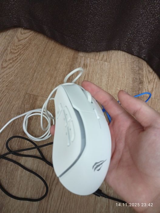 Продам наушники и 2мышки