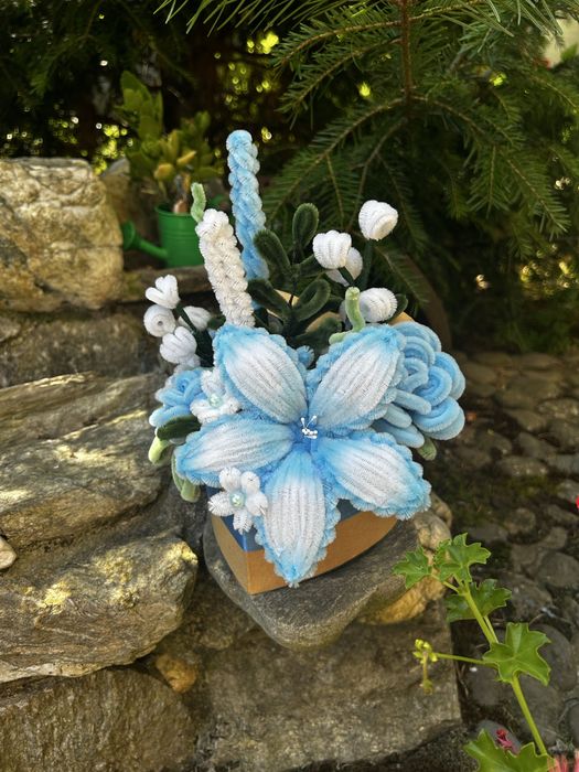 Aranjament handmade din sârmă plușată