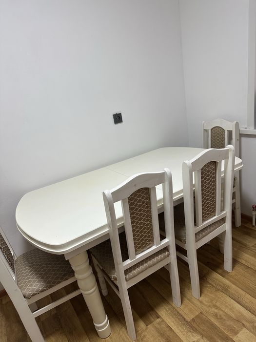 Срочно!!Продается стол со стульями