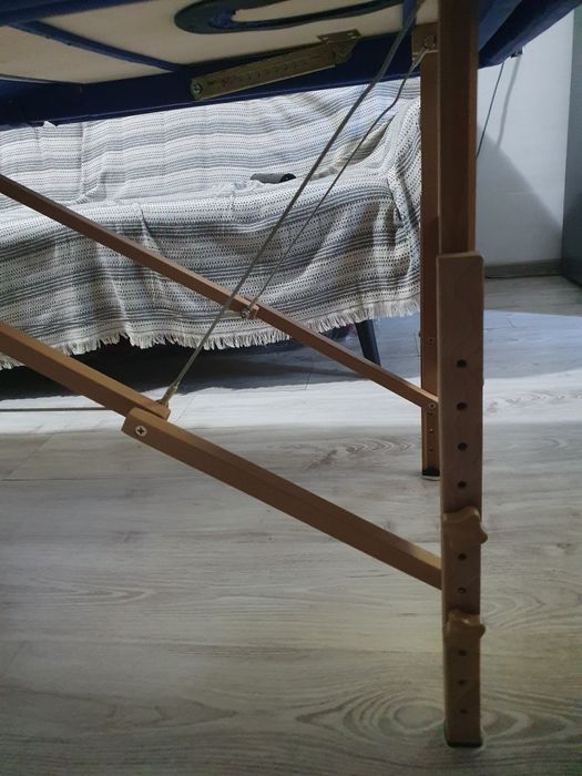 Vand masa aproape noua