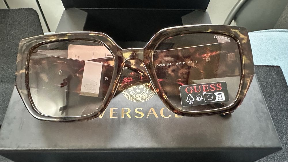 Ochelati dama si barbatesti Guess originali din UK