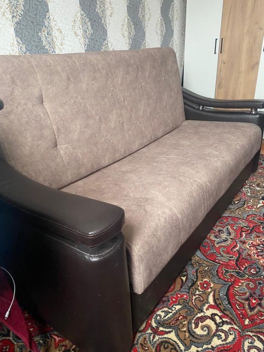 Диван б/у отдам бесплатно
