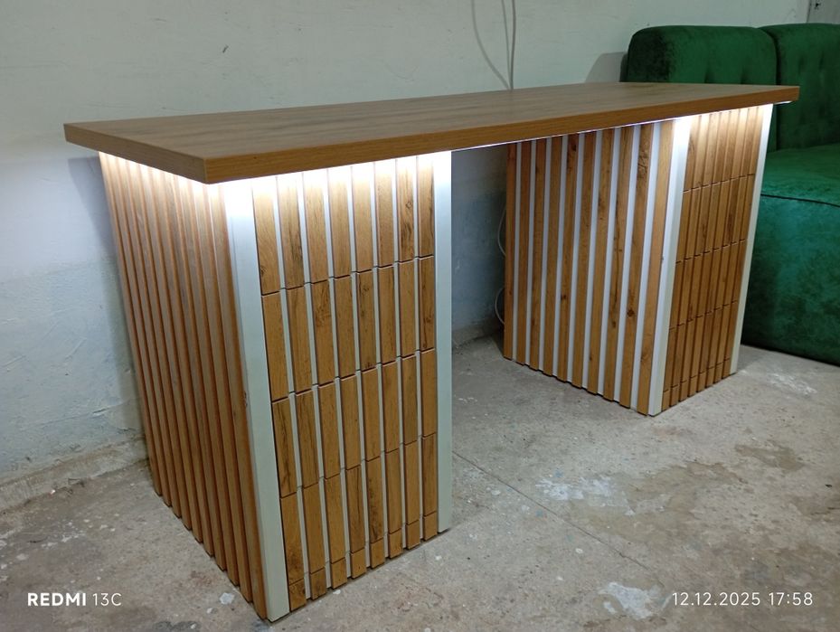 Распродажа Из МДФ письменный стол, компьютерный стол.