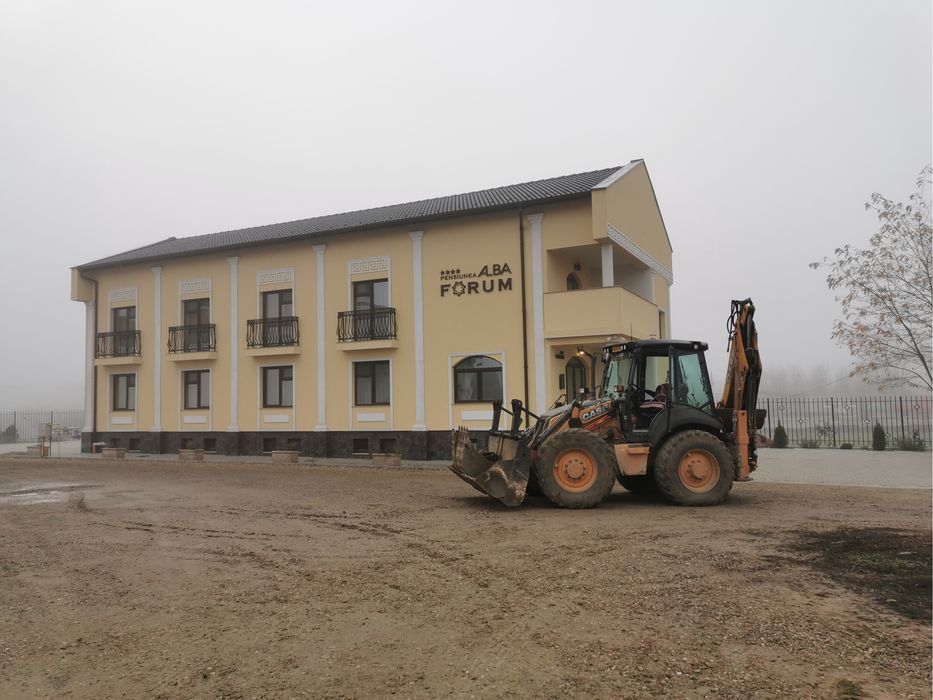 Inchiriez Buldoexcavator ( 17 ani experienta)