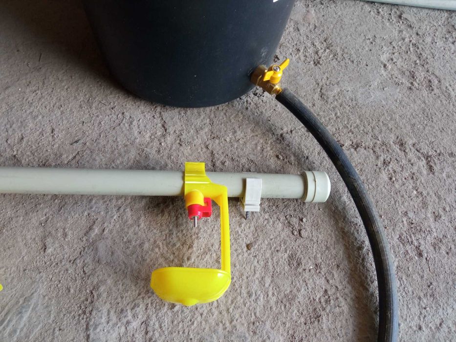 ниппельные поилки птицы комплект