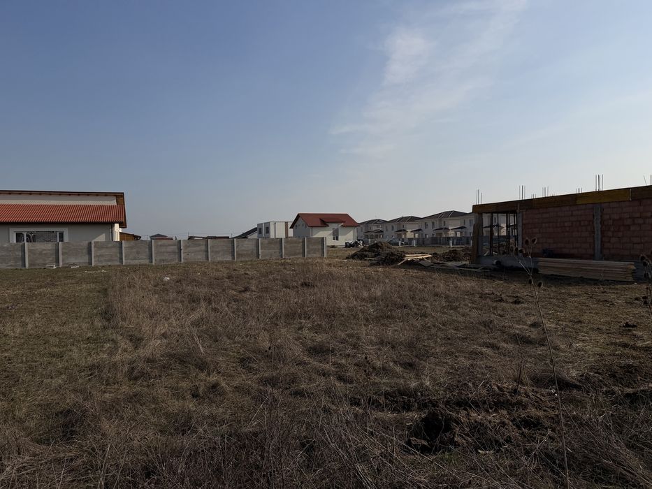 Teren pe pers fizica in Monsita Noua, cu acces de pe centura