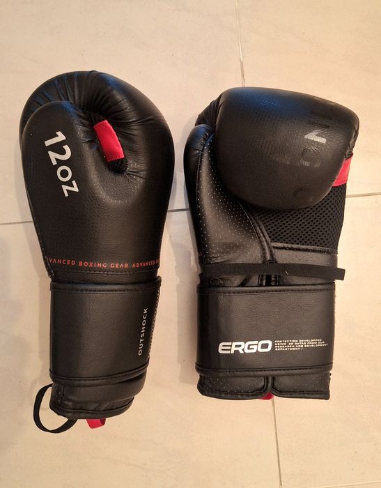 Боксови ръкавици, протектори -муай тай, кикбокс, мма