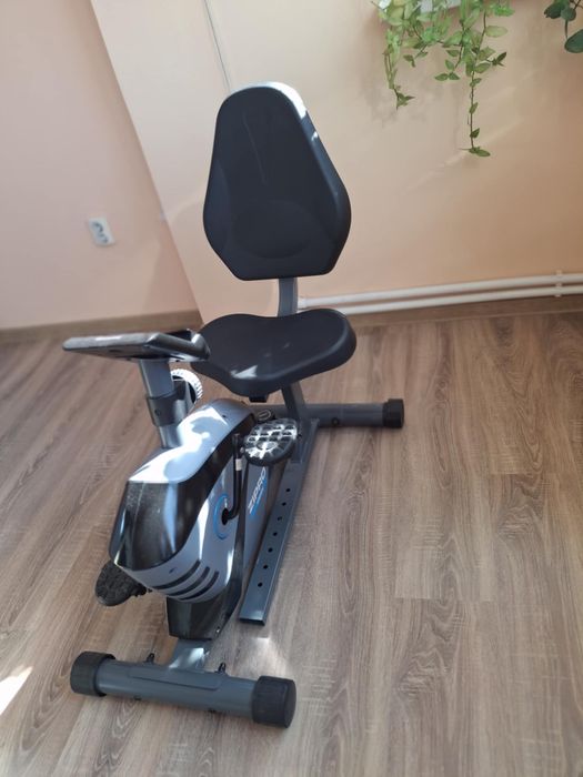 Vând bicicleta fitness