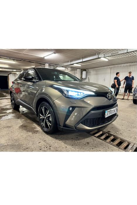 Toyota ch-r 2022 года