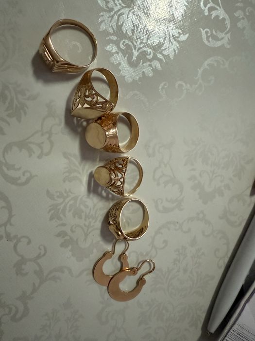 Продам золотые изделия