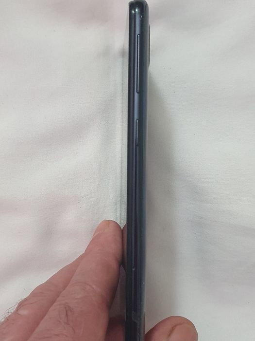 Tel. Samsung A40.
