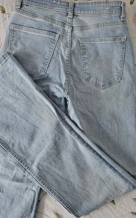 Blugi cu talie înaltă bershka