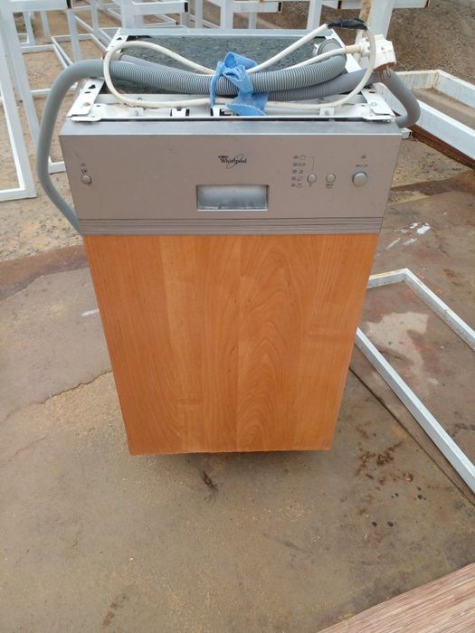 Тез арада ыдыс жуғыш машина сатылады