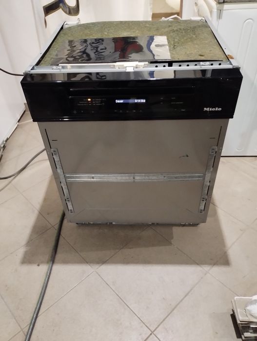 Съдомиялна MIELE Auto Open black edition