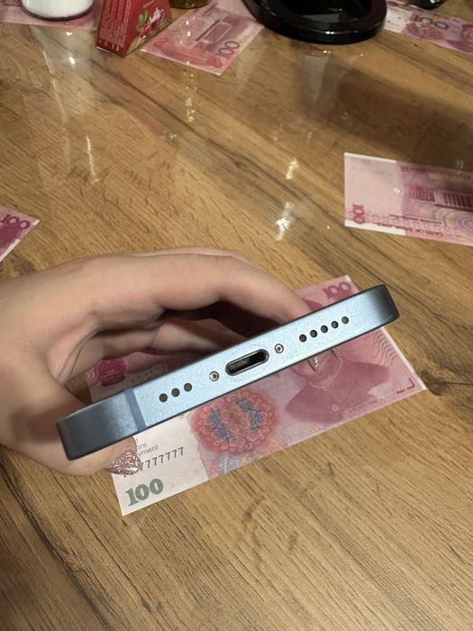 Продам айфон 14 256 gb