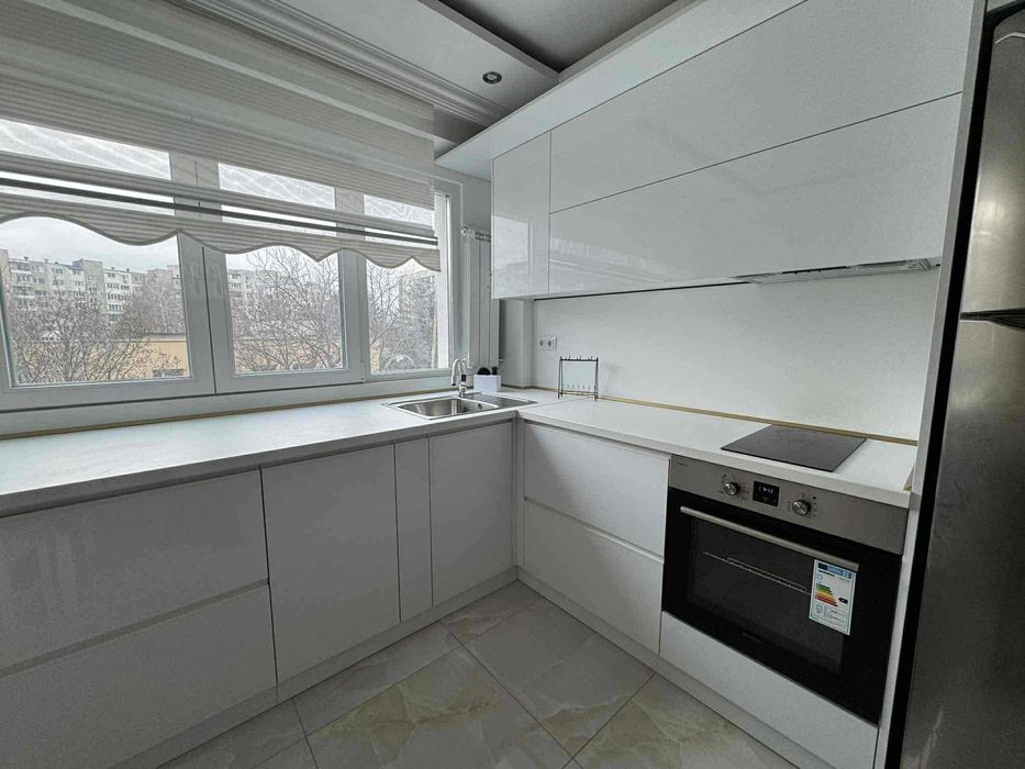 Тристаен апартамент в ж.к. Младост 1.