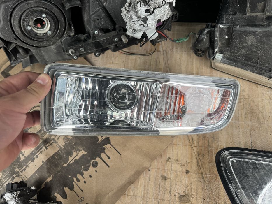 Лексус 470 фары комплект