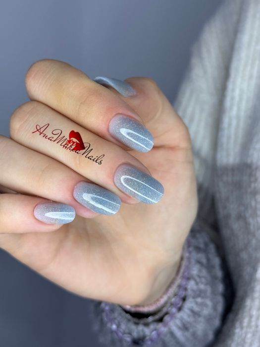 Manichiura!! Locuri libere la unghii