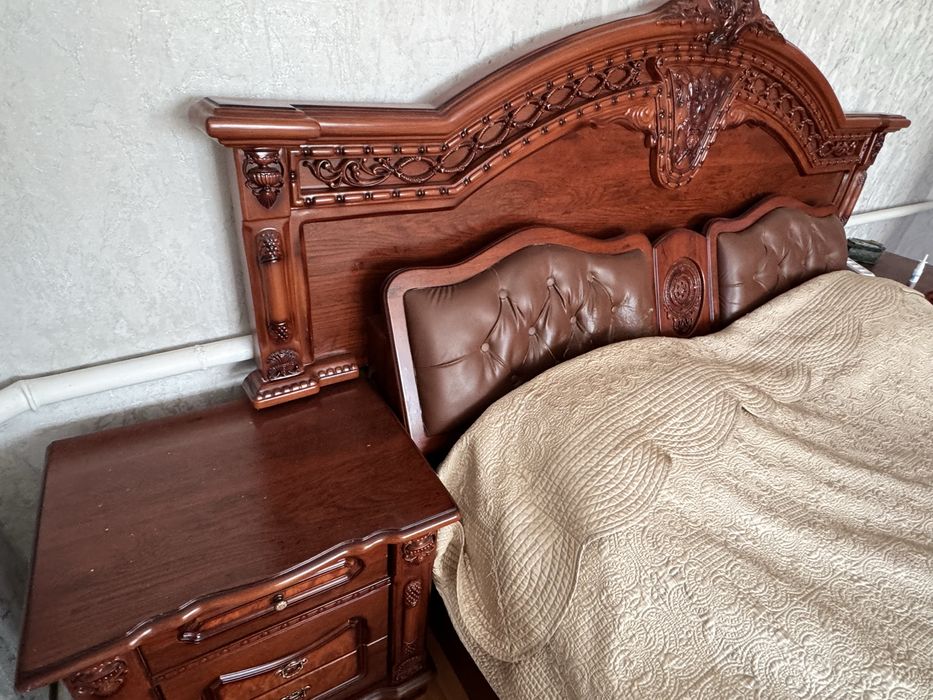 Спальный гарнитур