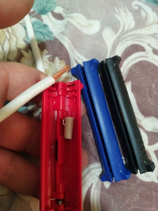 Стрипер (Зачистка) для снятия изоляции с проводов