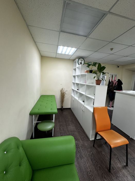 Сдам кушетку в салоне красоты на набережной