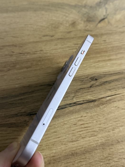 Продам айфон 13 в хорошем состоянии