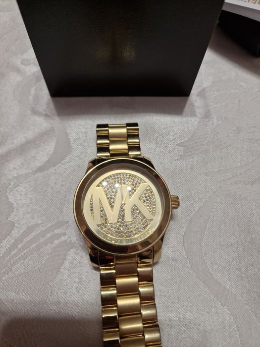 Оригинален часовника Michael Kors  С нова намалена  цена!!