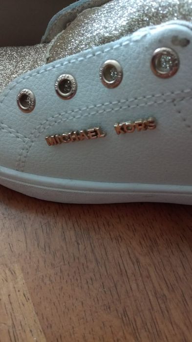 Кроссовки детские