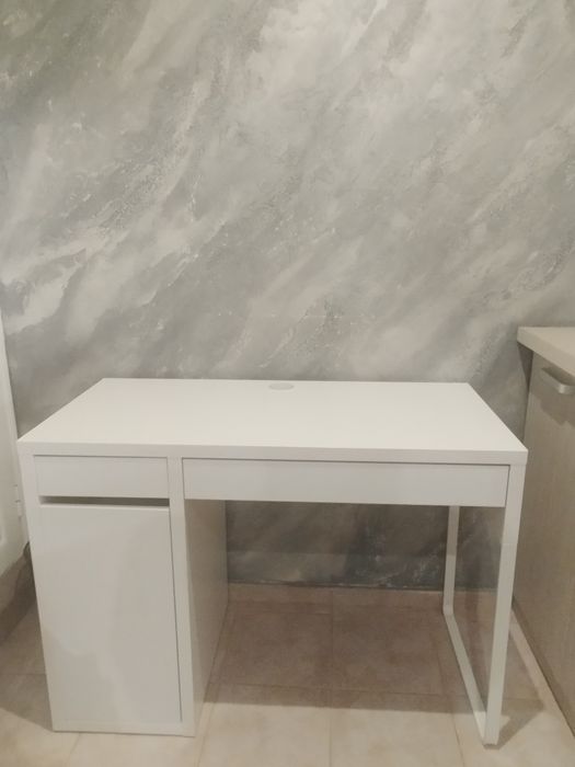 Бюро  Micke IKEA