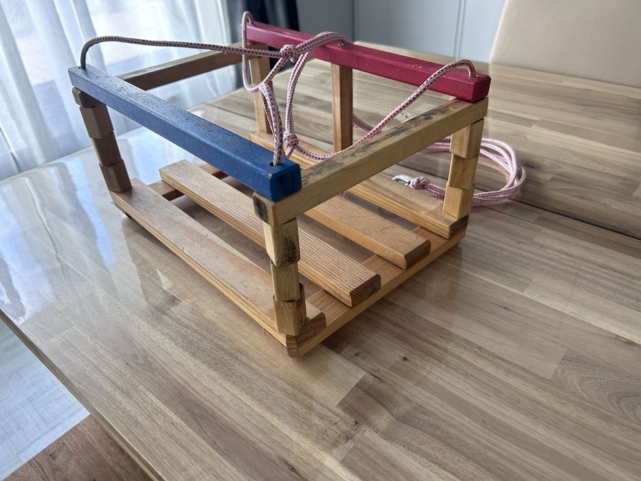 Leagan din lemn pentru copii