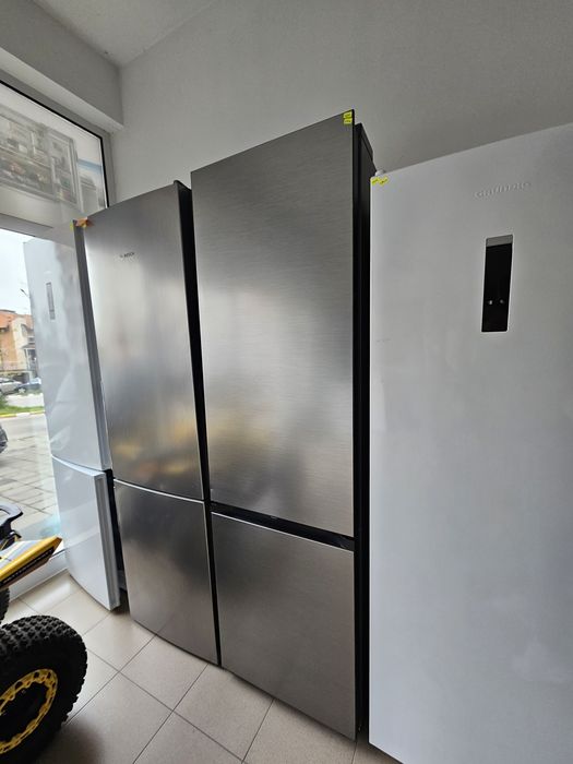 Хладилник с фризер SAMSUNG No Frost