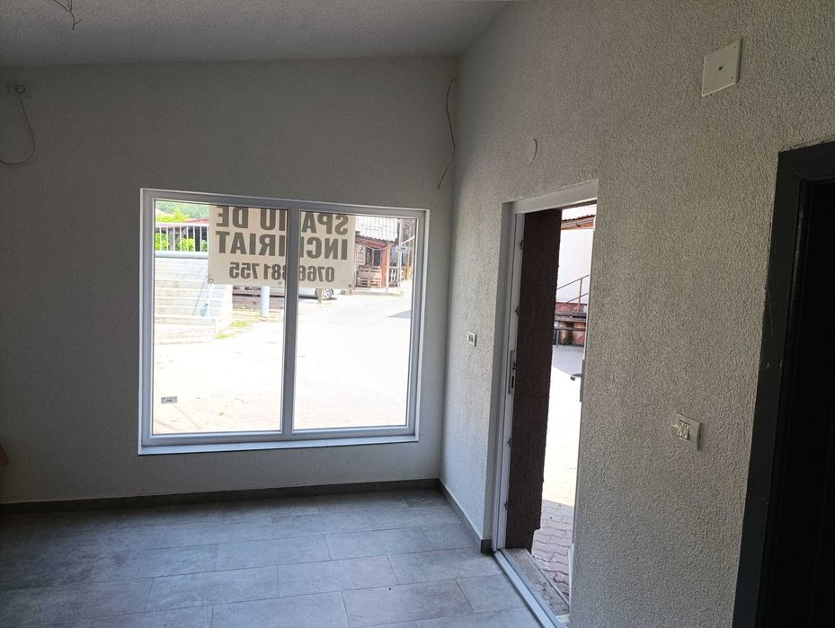 De închiriat – Spatiu comercial in Piața din Sebis