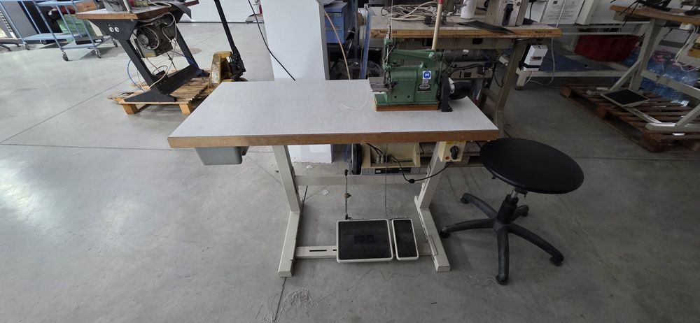 Masina de cusut festonat  industriala MERROW 18-S